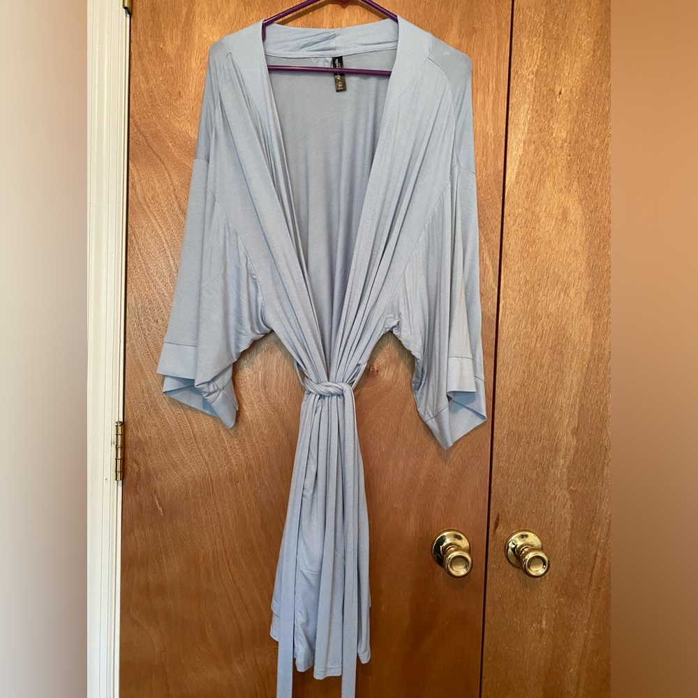 Robe XL - Picture 2 of 3
